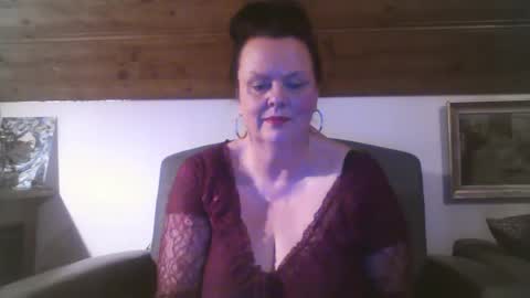 TiffanyMature online show from January 13, 9:19 pm