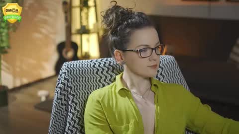 tiffanyriox online show from March 20, 12:59 am