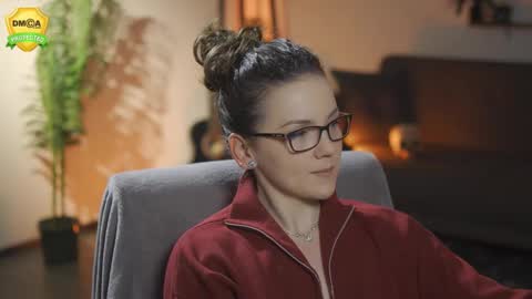 tiffanyriox online show from February 13, 1:18 am