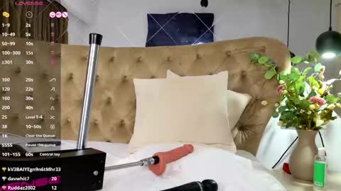 Tiffany online show from October 23, 4:29 am