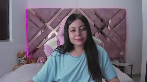 Ana online show from June 4, 8:02 pm