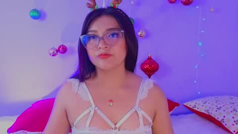 Tila Tequila online show from December 27, 5:31 am