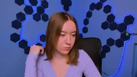 tina_blade_ online show from December 20, 10:41 am