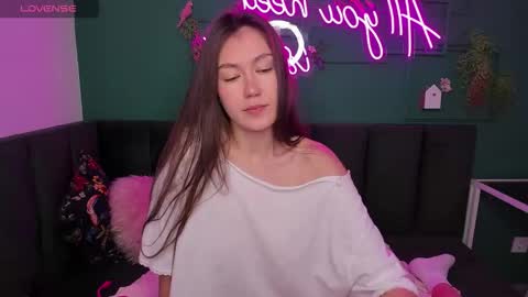 Tina  online show from November 14, 2:22 am