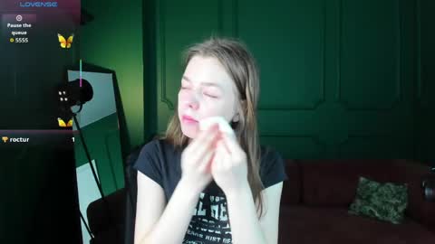 tina_tayllor__ online show from March 31, 9:26 pm