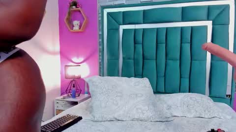 Tina online show from December 3, 11:29 pm