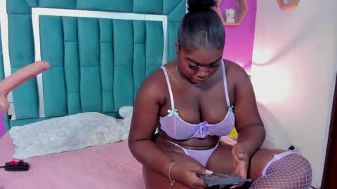Snapshot of tinajones20 chatting on October 9, 2:43 pm Tina online show from October 9, 2:43 pm
