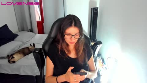 Snapshot of tinaricci chatting on December 3, 5:12 pm Tina online show from December 3, 5:12 pm