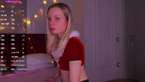 Snapshot of tinasiner chatting on December 30, 2:08 pm tinasiner online show from December 30, 2:08 pm
