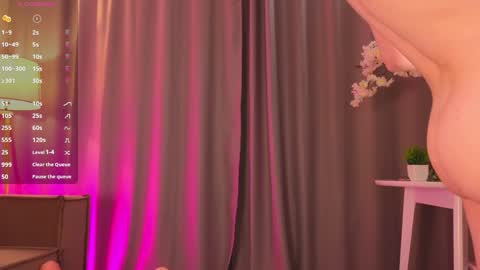 Annie online show from March 29, 9:36 pm