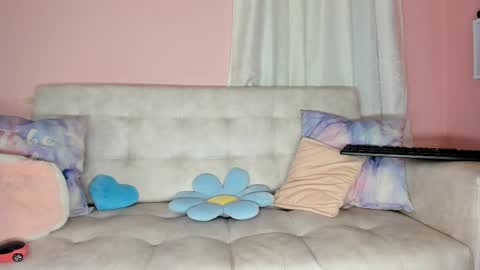 Snapshot of tiny_cora chatting on March 5, 6:23 pm tiny_cora online show from March 5, 6:23 pm