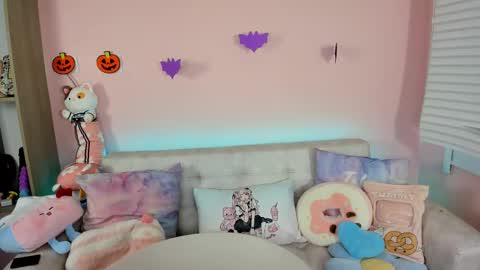 Snapshot of tiny_cora chatting on October 1, 4:34 pm tiny_cora online show from October 1, 4:34 pm