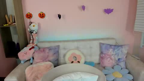 Snapshot of tiny_cora chatting on October 9, 4:33 pm tiny_cora online show from October 9, 4:33 pm