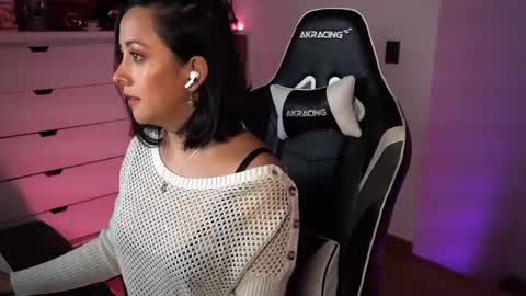 Snapshot of tiny_panther chatting on January 9, 9:58 pm Ana Molly online show from January 9, 9:58 pm