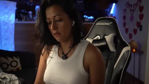 Snapshot of tiny_panther chatting on February 13, 7:10 pm Ana Molly online show from February 13, 7:10 pm