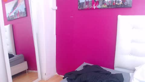 Snapshot of tiny_whore18 chatting on February 14, 2:23 pm tiny_whore18 online show from February 14, 2:23 pm