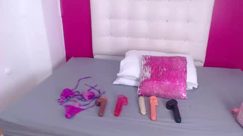 Snapshot of tiny_whore18 chatting on October 6, 3:18 pm tiny_whore18 online show from October 6, 3:18 pm