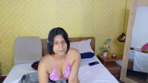 tiny_whore18 online show from June 4, 4:11 pm