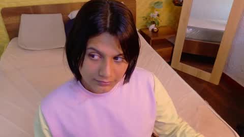 tiny_whore18 online show from June 6, 6:41 am