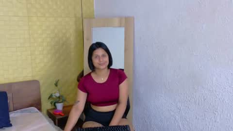 tiny_whore18 online show from June 19, 3:48 pm