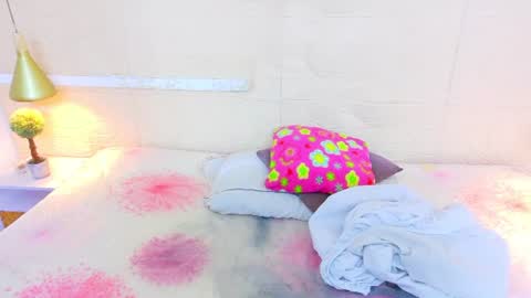 tiny_whore18 online show from July 22, 8:26 am