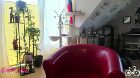 Tiny online show from May 8, 9:45 am