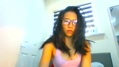 Tinyasian911718 sweetinyasian instagram online show from January 14, 12:56 pm