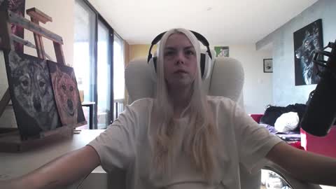 stage Kylie Sinner  brand CLITBAIT online show from October 9, 7:29 pm