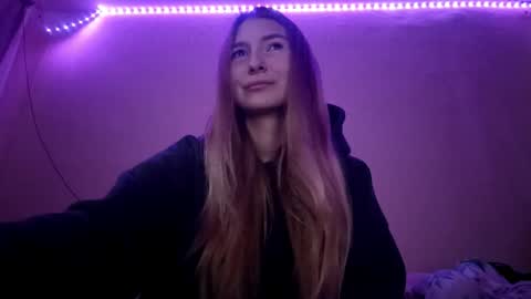 Hi Im Carry 18 years old online show from November 18, 6:25 am