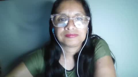 Snapshot of titssmall123 chatting on January 13, 2:50 am Ester online show from January 13, 2:50 am