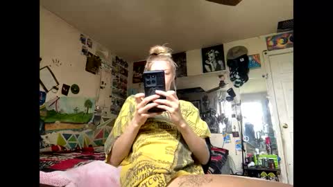 tohottohandletocoldtohold online show from March 31, 4:18 pm