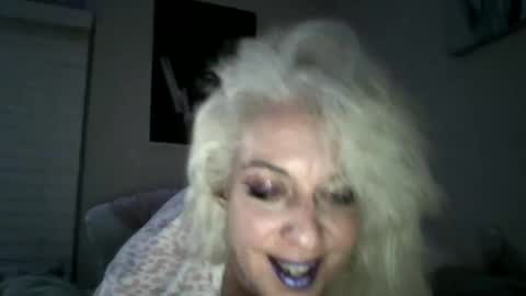 Honeys Snow Bunny online show from January 7, 4:49 am