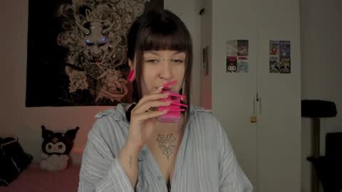 Snapshot of toriayun0 chatting on January 22, 10:17 pm your personal gothic girl check it online show from January 22, 10:17 pm