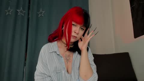 Snapshot of toriayun0 chatting on February 11, 11:54 pm your personal gothic girl check it online show from February 11, 11:54 pm