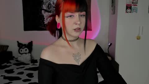 Snapshot of toriayun0 chatting on March 7, 10:21 pm your personal gothic girl check it online show from March 7, 10:21 pm