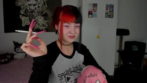 Snapshot of toriayun0 chatting on February 22, 8:37 pm your personal gothic girl check it online show from February 22, 8:37 pm