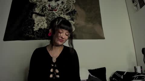 Snapshot of toriayun0 chatting on January 19, 2:47 am your personal gothic girl check it online show from January 19, 2:47 am