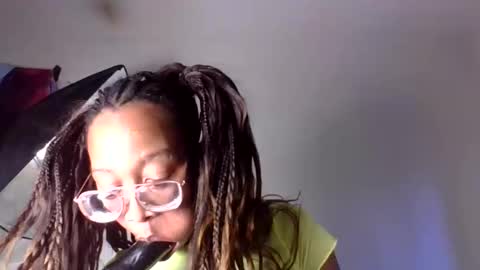 naughteacher2001 online show from December 3, 7:38 pm