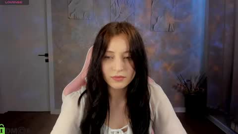 tracey_gill online show from June 7, 9:05 am
