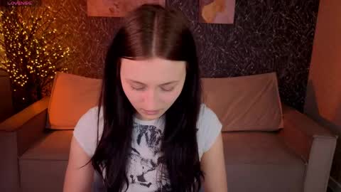 tracey_gill online show from May 30, 9:40 am