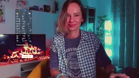 Hey my name is Kiri Kiri online show from May 22, 11:25 pm