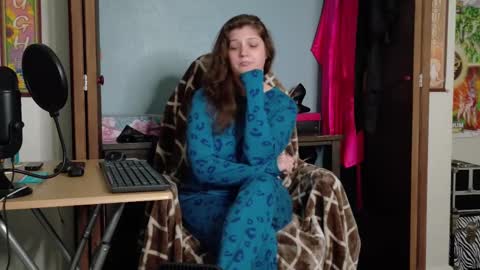 Snapshot of treejeanne chatting on September 24, 4:00 am TreeJeanne online show from September 24, 4:00 am