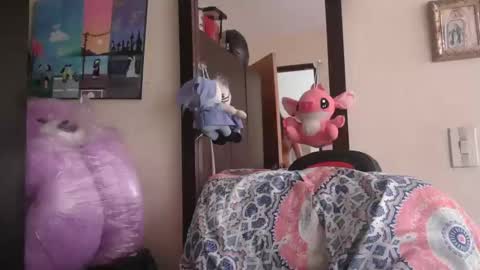 triana_bell online show from April 6, 4:30 pm