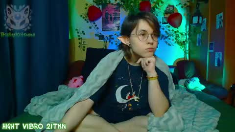 trickykitsune online show from April 9, 4:01 pm