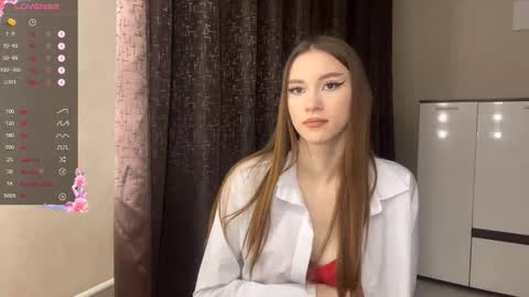 Ur Trisha online show from December 5, 8:32 pm