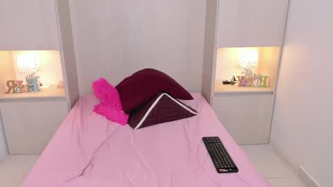 Snapshot of trishamoon chatting on October 1, 4:28 am TRISHA online show from October 1, 4:28 am