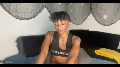 Snapshot of trixie_luv chatting on September 21, 4:16 pm trixie_luv online show from September 21, 4:16 pm