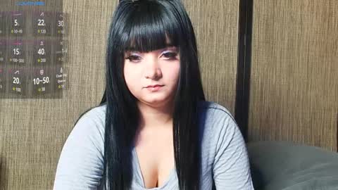 trixiedoescamcam online show from January 7, 1:17 am