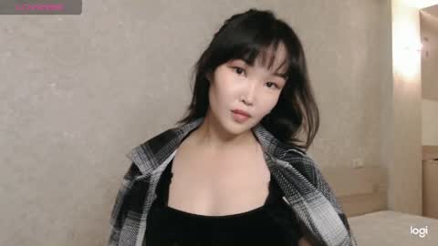 TumiLio online show from May 11, 2:56 pm