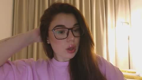 Ariana online show from March 7, 8:49 pm